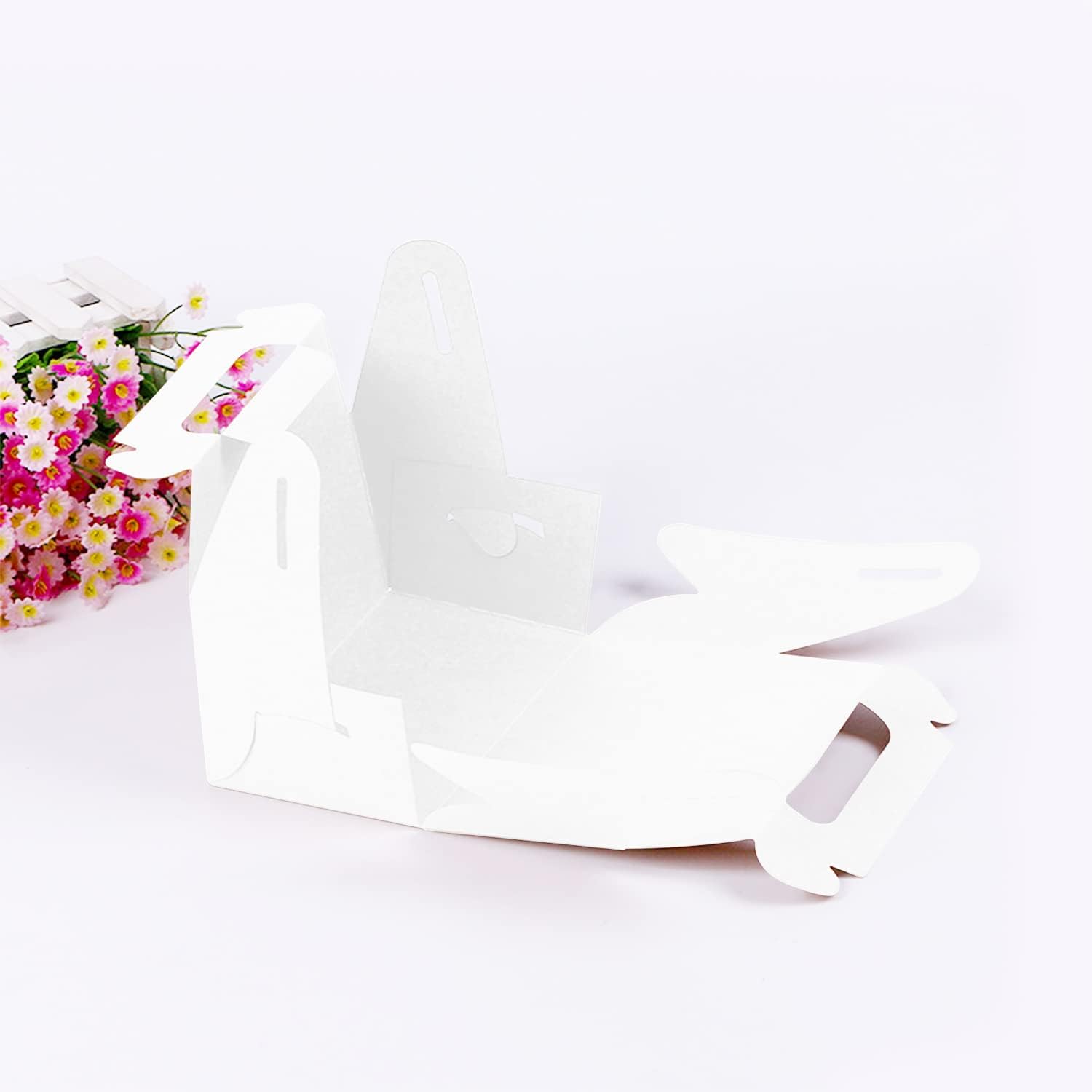 Lainrrew 30 Pcs White Treat Boxes for Parties