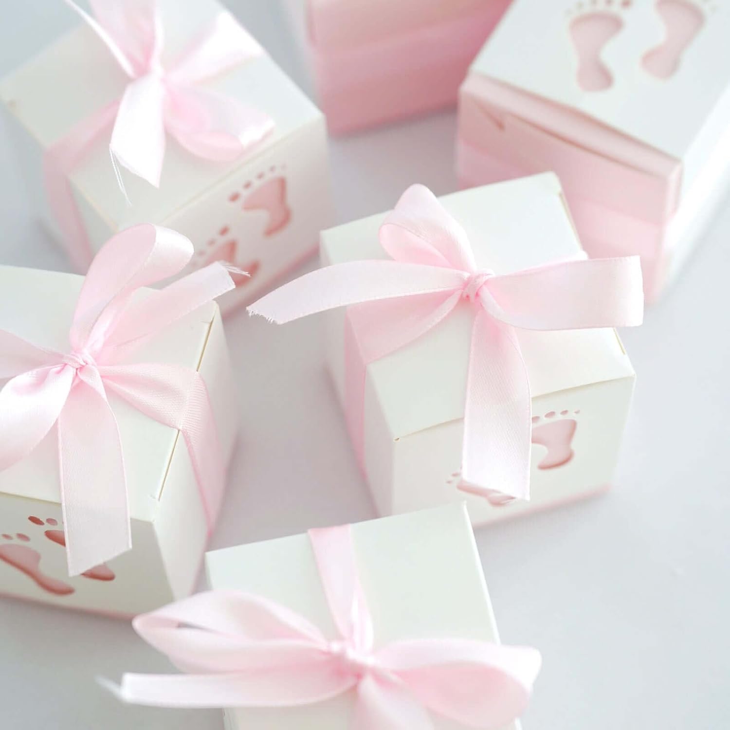 Efavormart 25 Pack Baby Footprint Candy Boxes with Ribbons