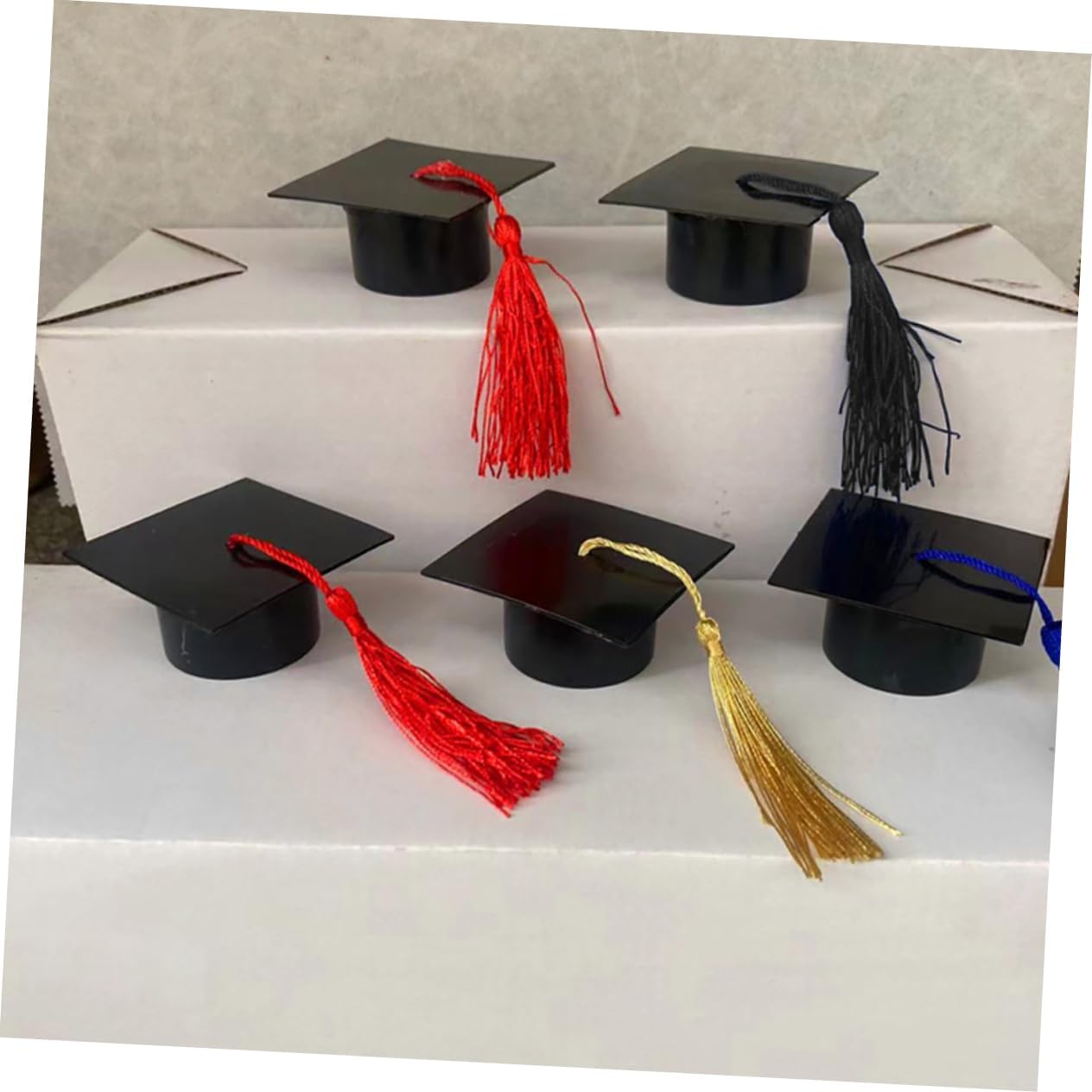 KOMBIUDA 12pcs Graduation Cap Candy Boxes with Tassels