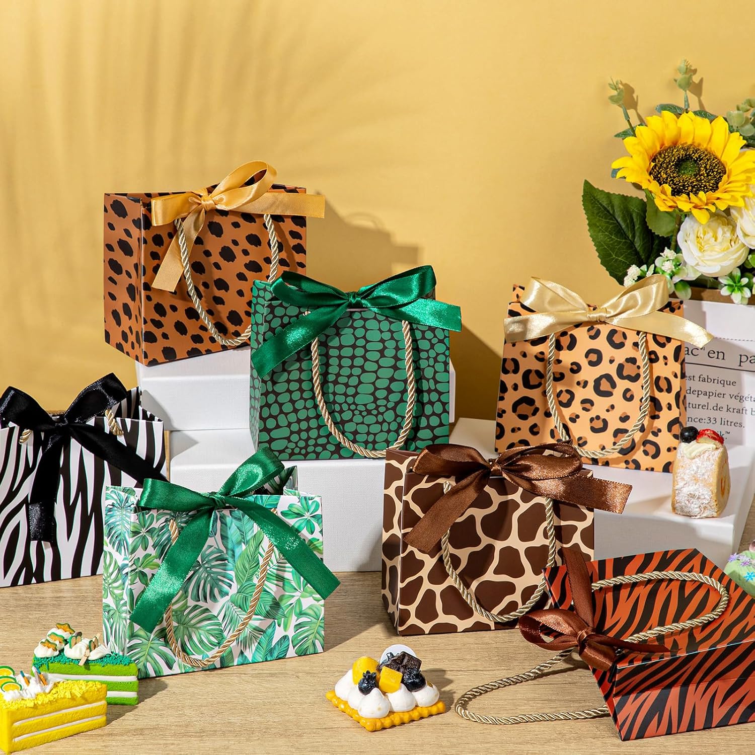 Eersida Safari Animal Print Gift Bags with Handles 36 Piece Set