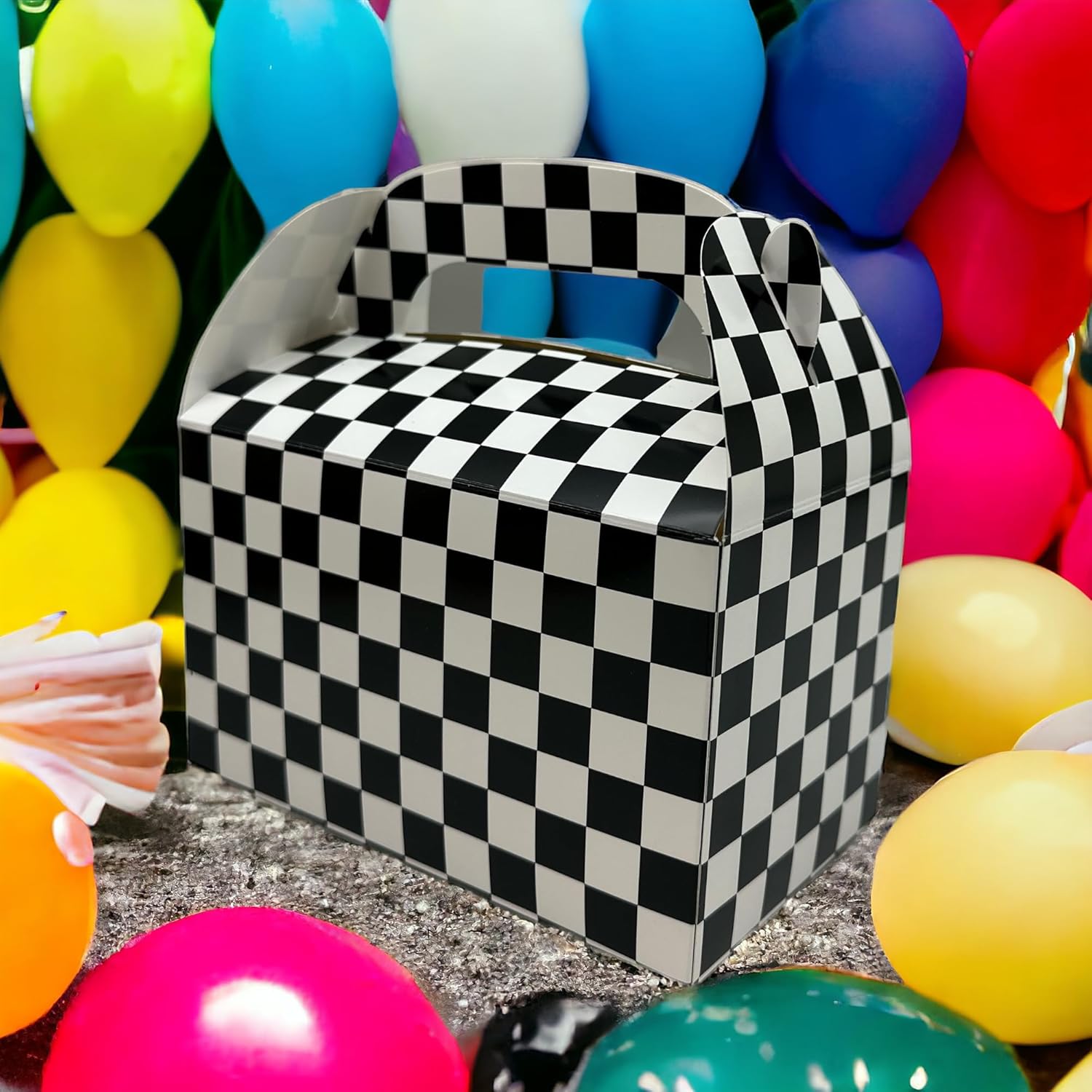 Oojami 24 Pack Checkered Gable Gift Boxes