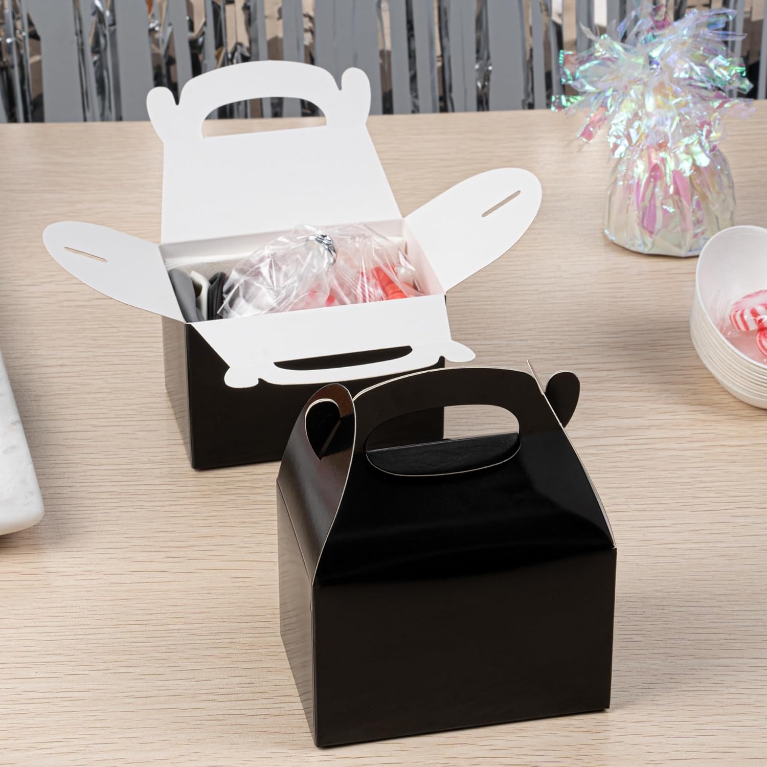 Restaurantware Bio Tek 4x25x25 Inch Gable Boxes - 25 Pack